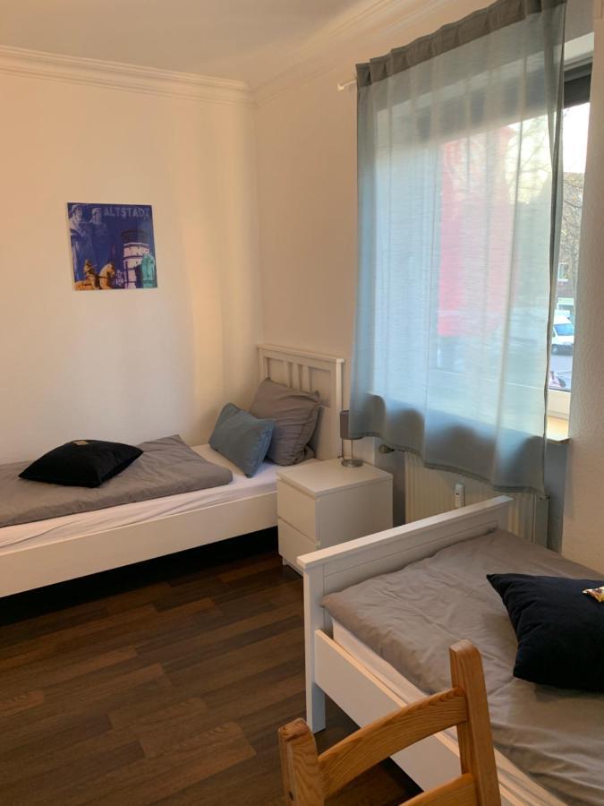 Zum Armen Mann Panzió Düsseldorf Kültér fotó