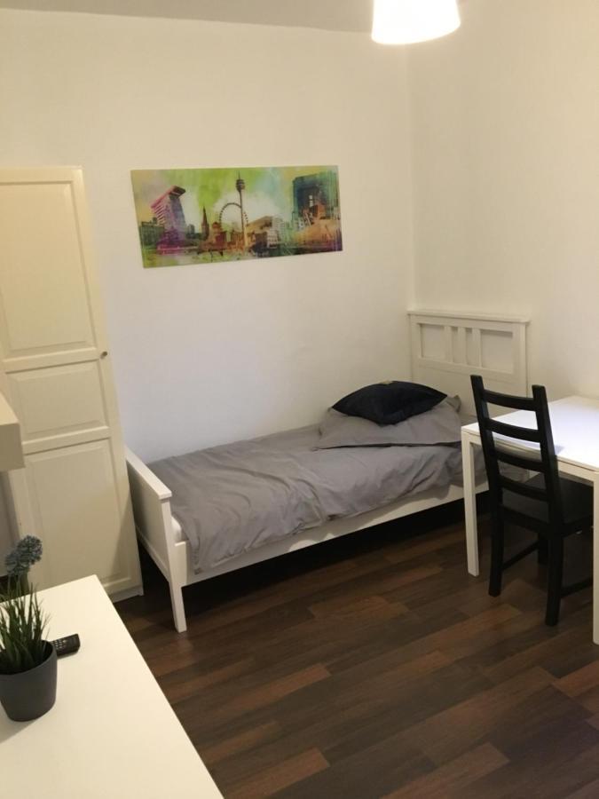 Zum Armen Mann Panzió Düsseldorf Kültér fotó