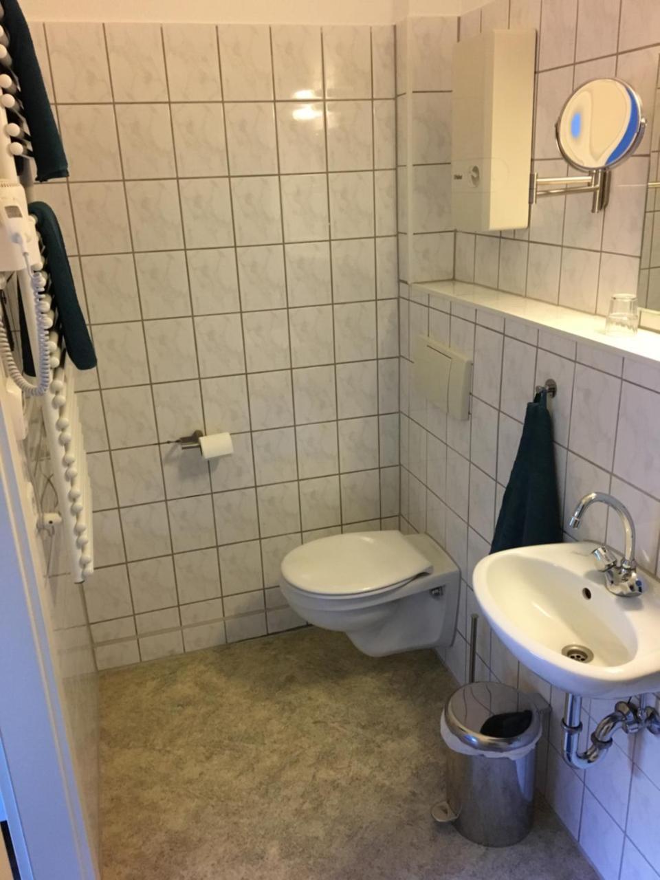 Zum Armen Mann Panzió Düsseldorf Kültér fotó